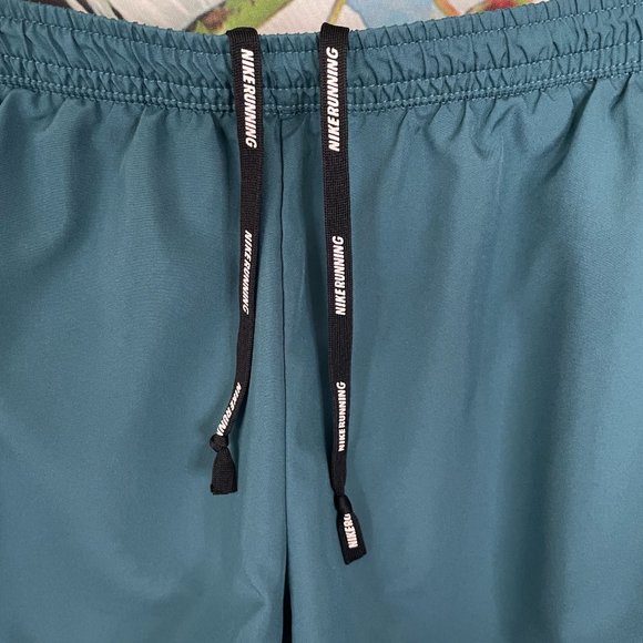 Nike Dri- Fit Women's athletic shorts Sz L - Picture 6 of 9